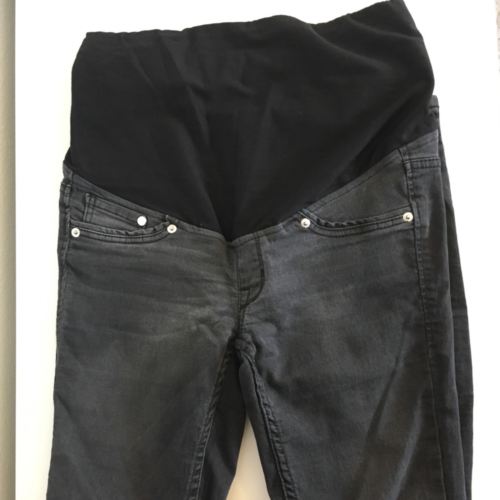 H&M maternity skinny jeans - Size 4